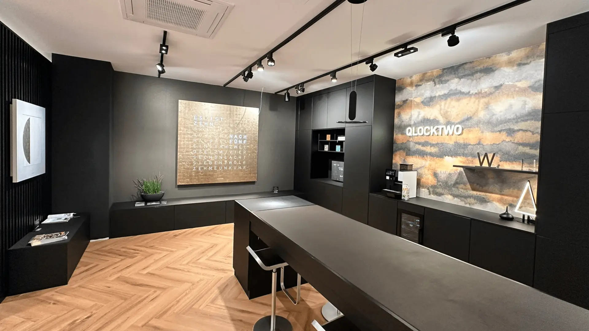 QLOCKTWO STORE Stuttgart 2